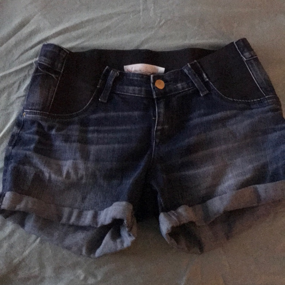 Liz Lange side panel maternity shorts.